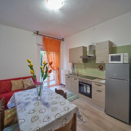 Casa Della Nonna Apartment อับบาเดีย ลาเรียนา ภายนอก รูปภาพ