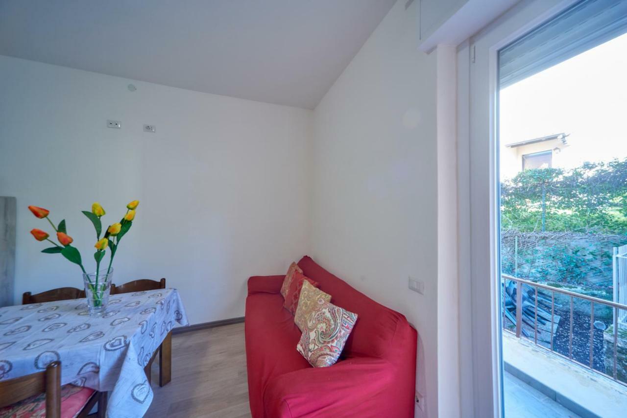 Casa Della Nonna Apartment อับบาเดีย ลาเรียนา ภายนอก รูปภาพ