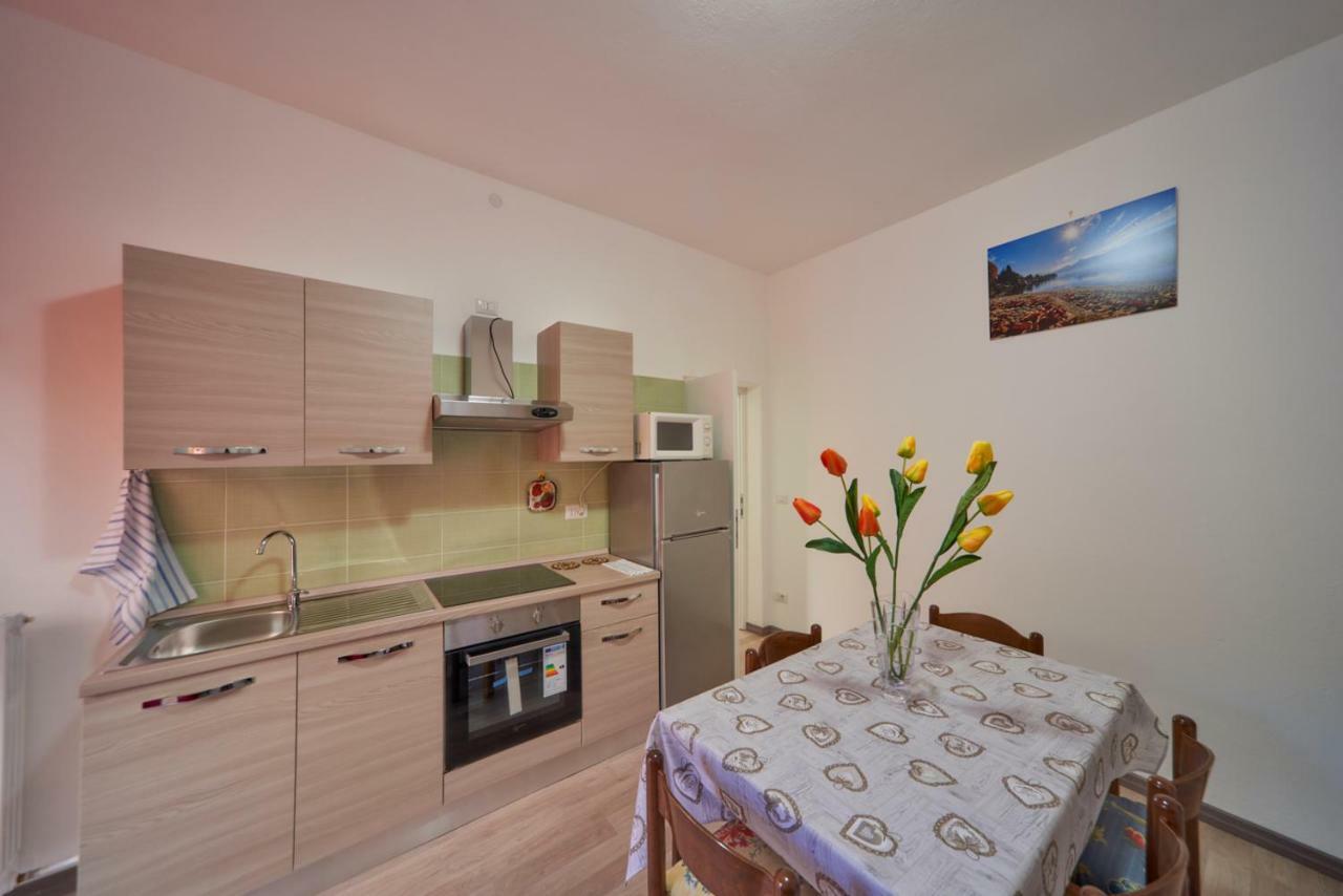 Casa Della Nonna Apartment อับบาเดีย ลาเรียนา ภายนอก รูปภาพ