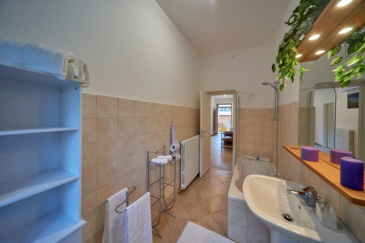 Casa Della Nonna Apartment อับบาเดีย ลาเรียนา ภายนอก รูปภาพ